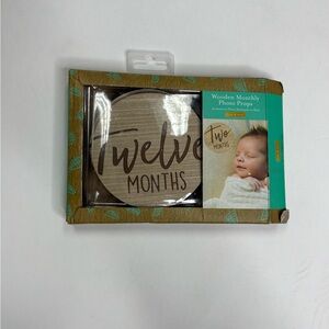 Pearhead Wooden Baby Milestone Discs